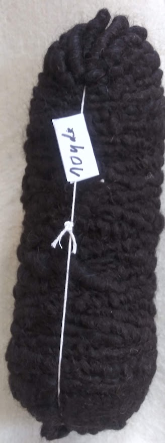 NV's Checkmate — 100% Llama Rug Yarn | Single Fleece