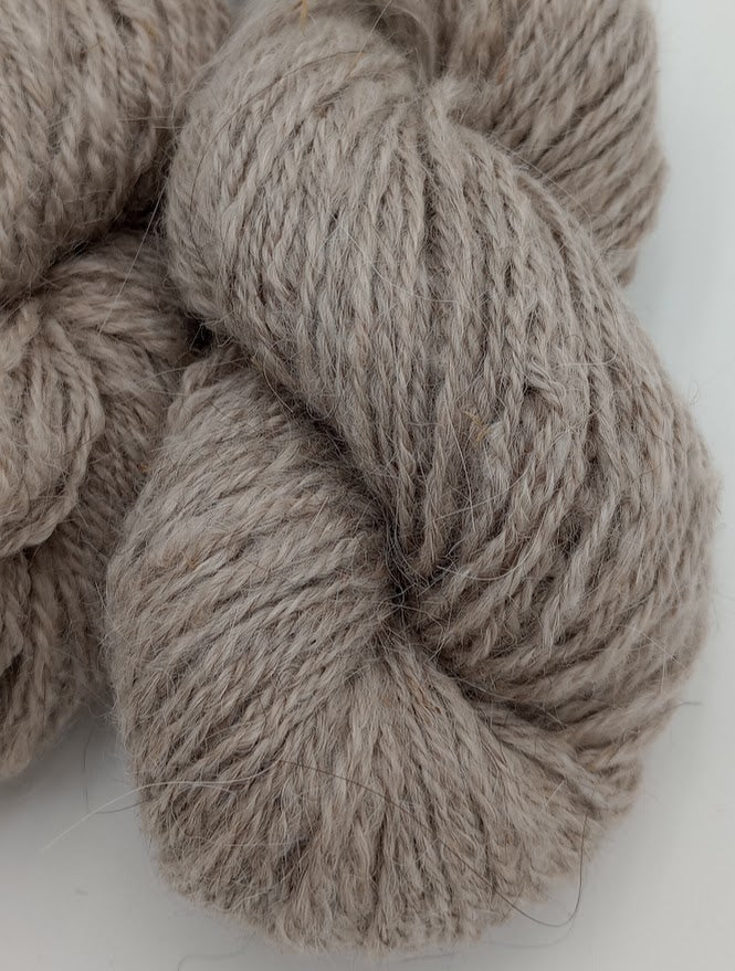 FEH Pursuit of Grace – 100% Llama Worsted Weight Yarn – Fehrenbach Fibers