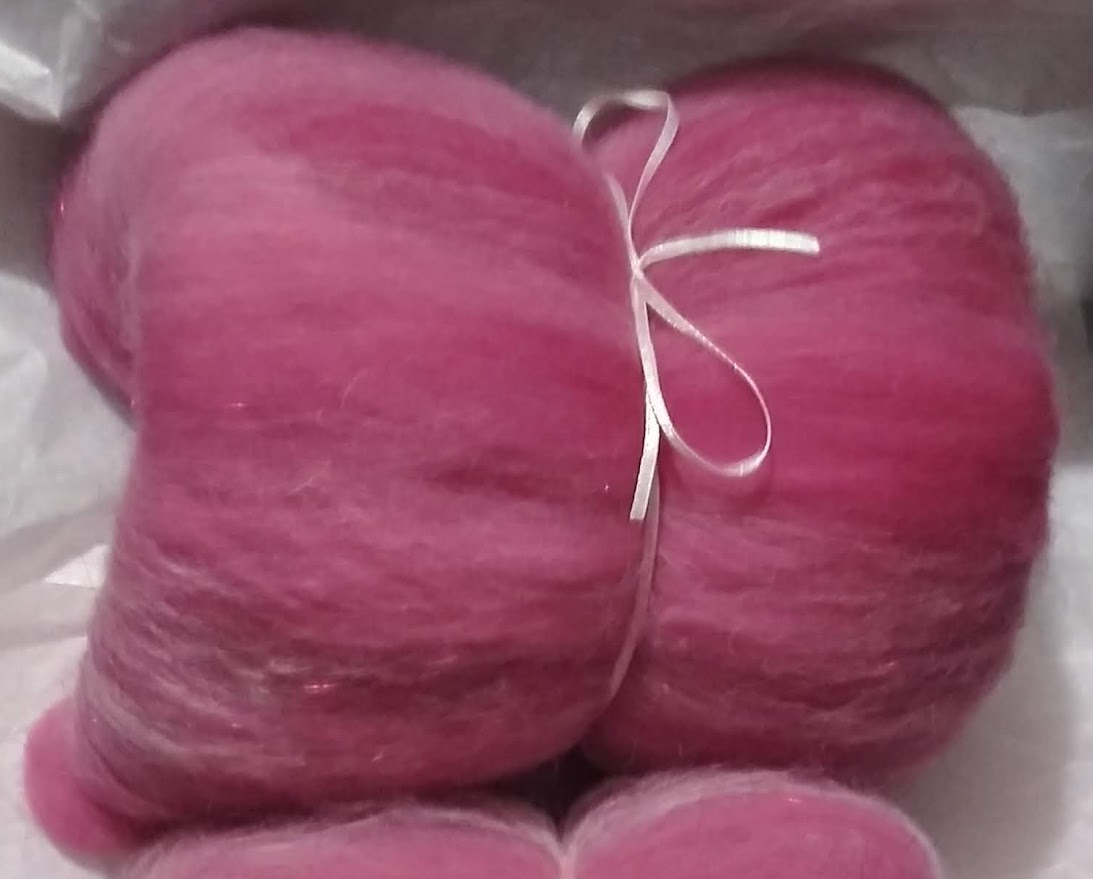 Hotty – Merino Pearl Fiber Angelina Hand Carded Batt